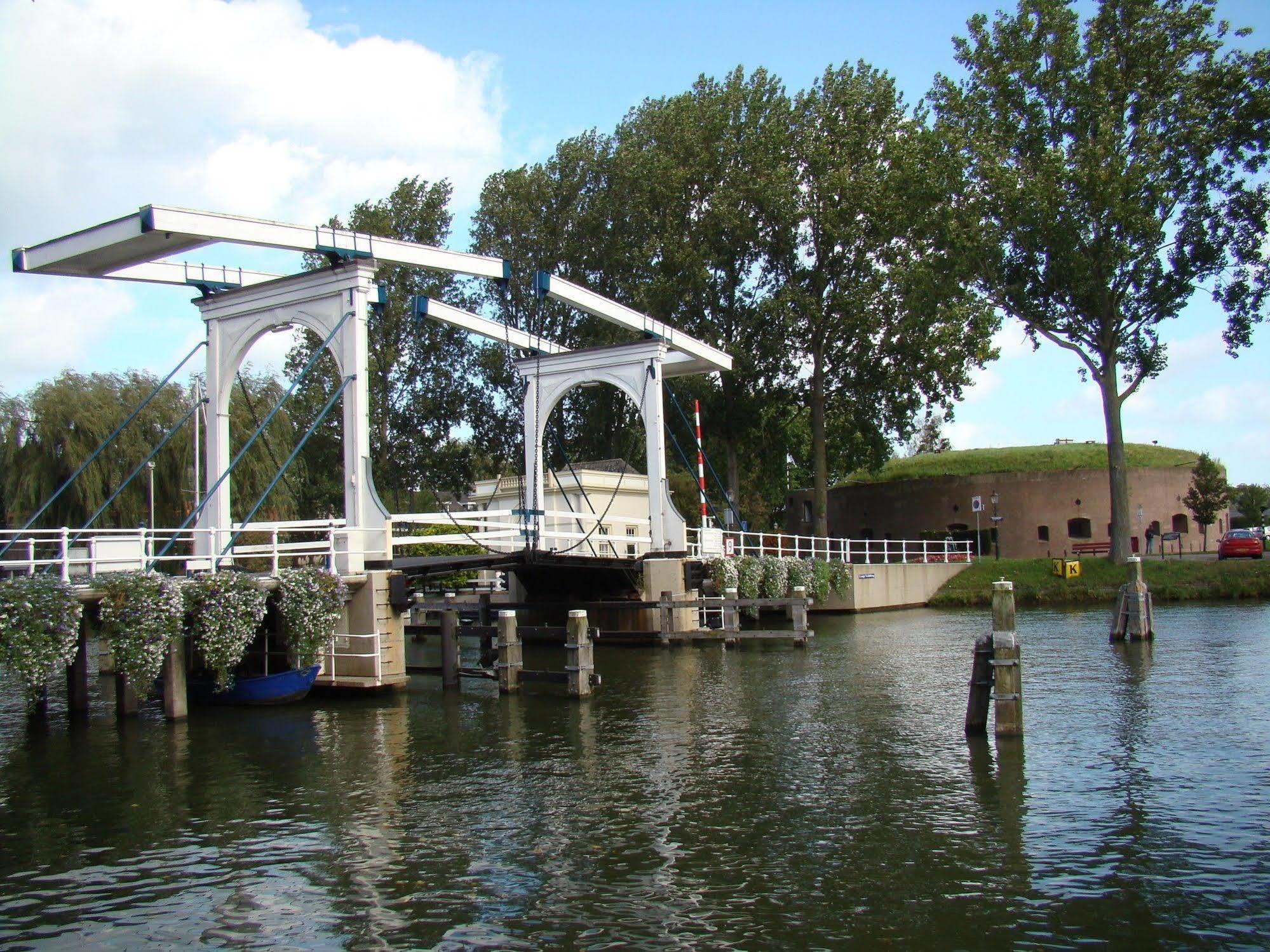 Het Hart Van Weesp Exteriör bild